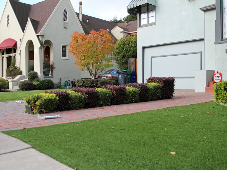 Green Lawn Hanksville, Utah Backyard Deck Ideas, Front Yard Design